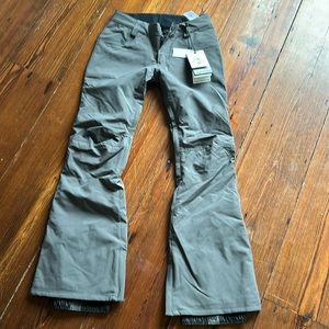 Super cute NWT billabong ski pants